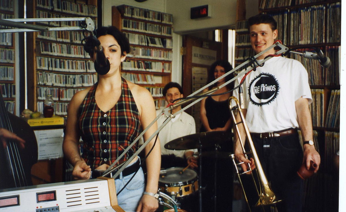 Ingrid and Todd performing on the radio in 1995 (photo by Infrogmation, CreativeCommons)